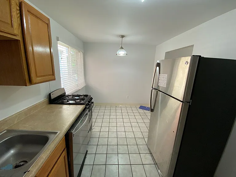 W 10th Ave 39-41 BSS — Photo 6