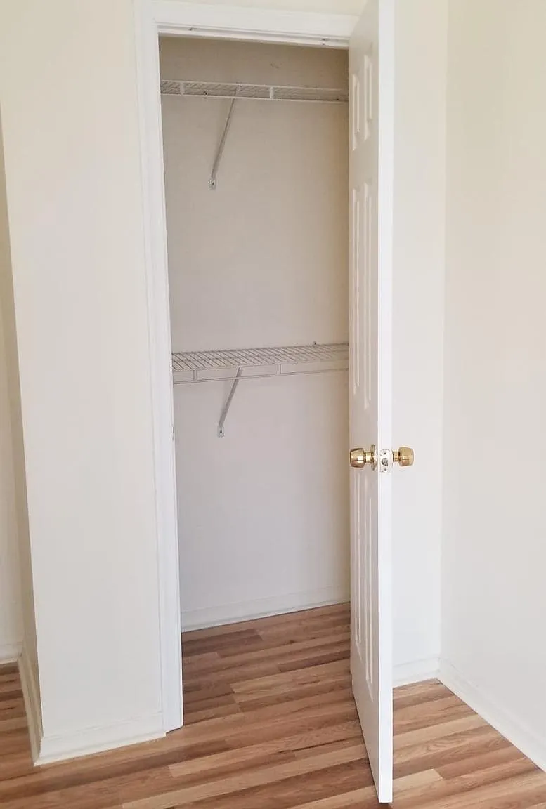 4 bed, 1000 sqft, $4,000 — Photo 4
