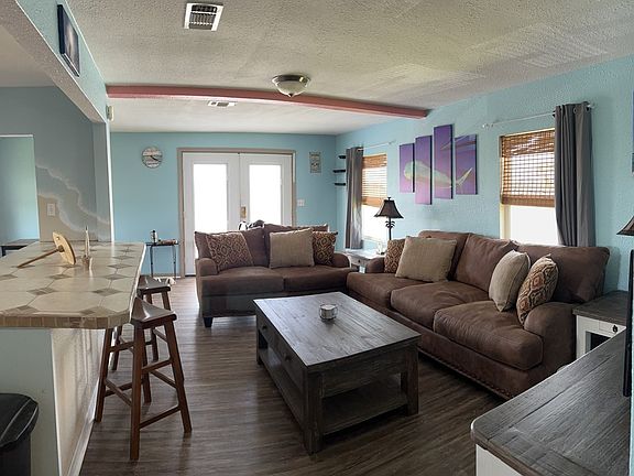 2nd image of 469 & 470 W Club Oak Dr