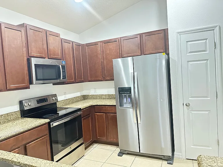 477 Kestrel Dr — Photo 5
