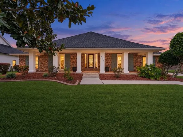 3521 Lake Palourde Dr, Harvey, LA 70058