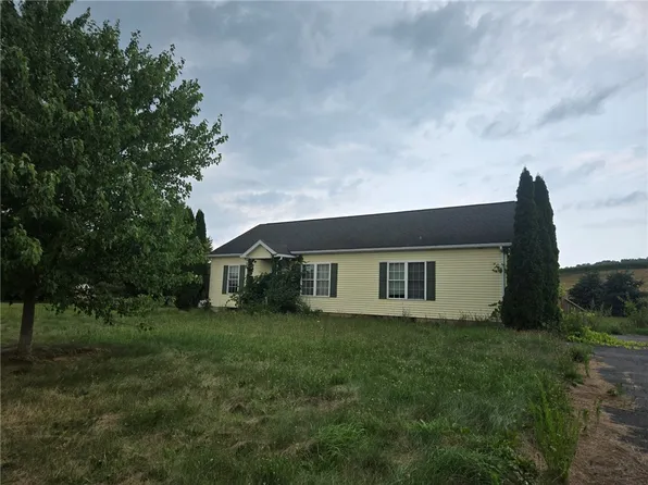 1882 Layton Street Rd, Lyons, NY 14489