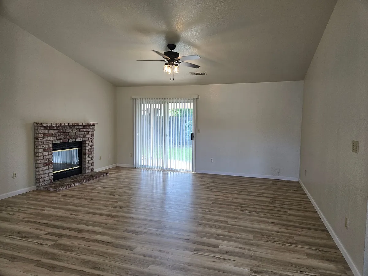 Building Photo - 348 Leffler Pl