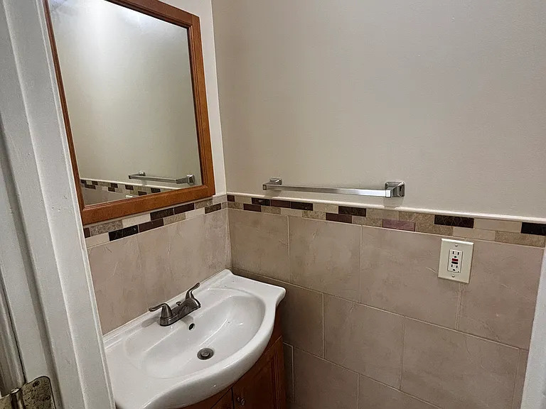 422 S Smallwood St — Photo 6