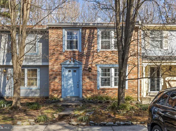 1581 Stowe Ct, Reston, VA 20194