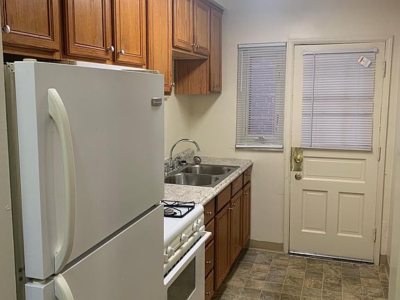 5th image of 3048 Fair Ave