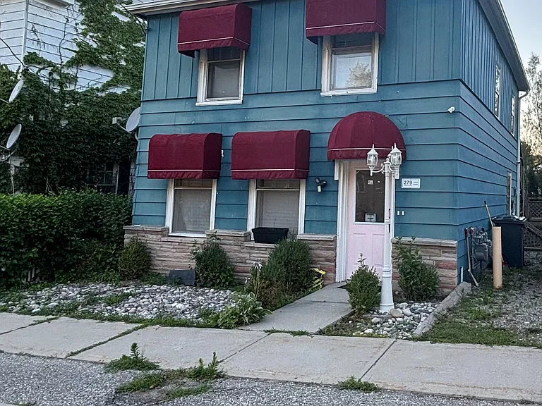 279 Charlotte St #UPPER — Photo 1