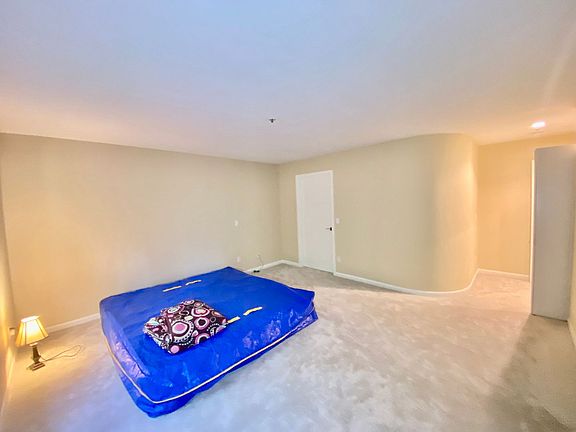 5th image of 420 Bellevue Way SE APT 203