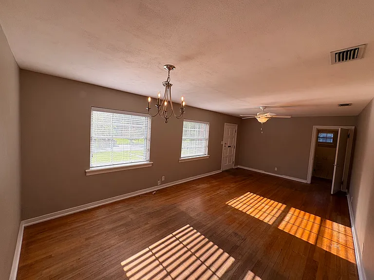 41 E Chadwick Dr — Photo 4