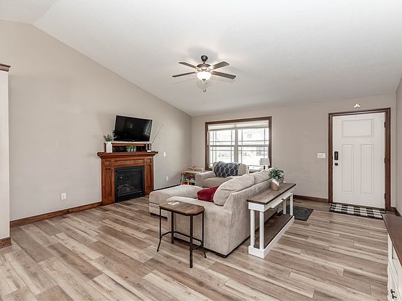 4th image of 5817 Pine Ct