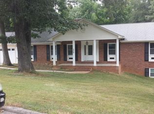 220 Westridge Dr, High Point, NC 27262
