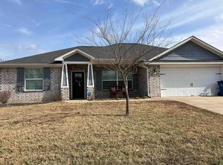 204 Mission Crest Cir, Lindale, TX 75771