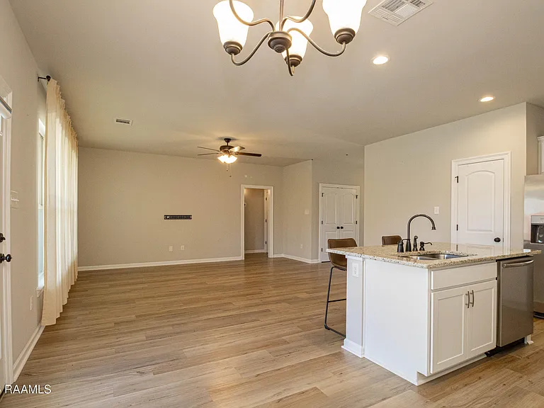 303 Tall Meadows Ln — Photo 6