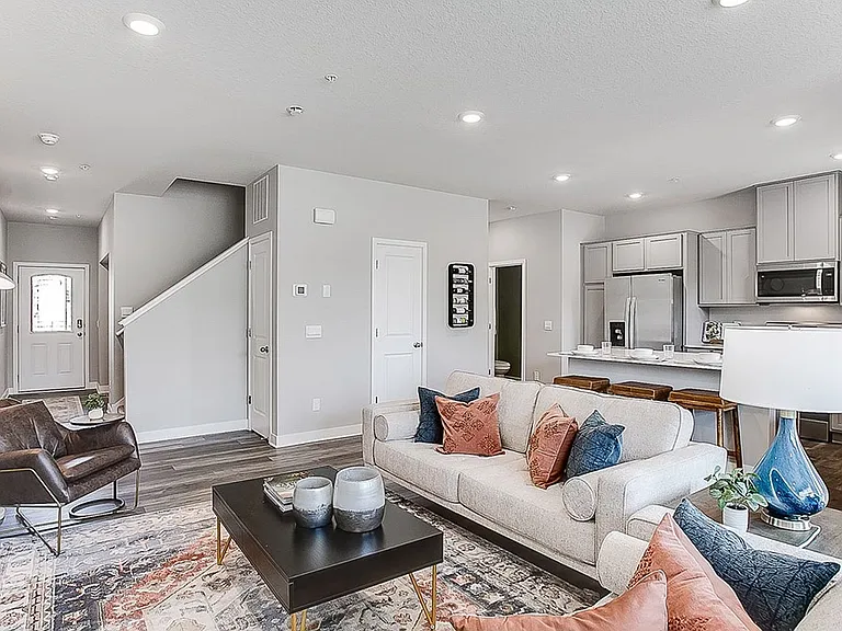 17040 Dysart Pl — Photo 2