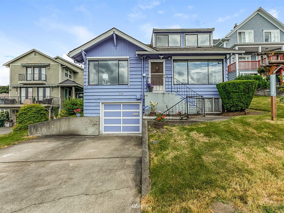Classic Craftsman with Charm & Character. Located in Historic Renton Hill with Upper End View Homes. Capture Instant Equity Potential with a Remodel & Updating.>