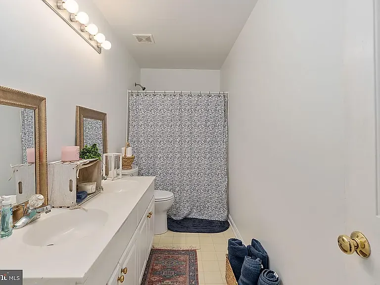 17 Whitestone Dr — Photo 11