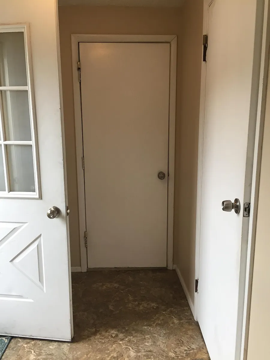 Entryway - Willow Run Dr
