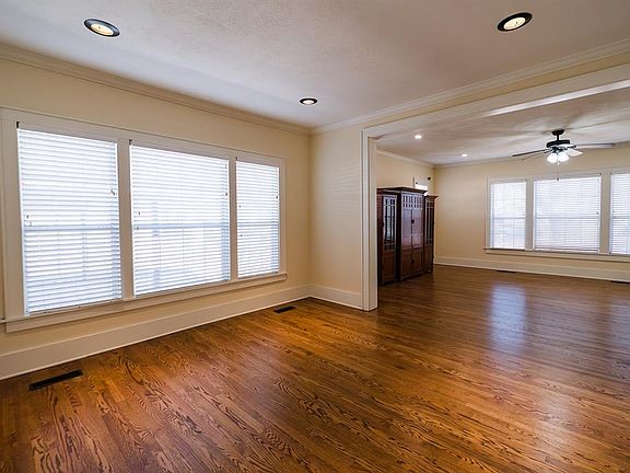 5th image of 613 N Willow St