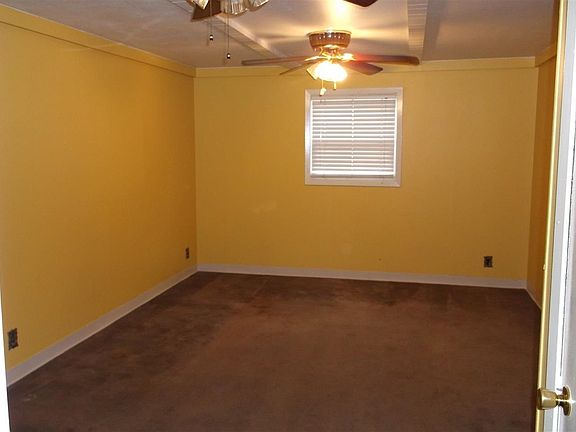 4th image of 804 Walker St