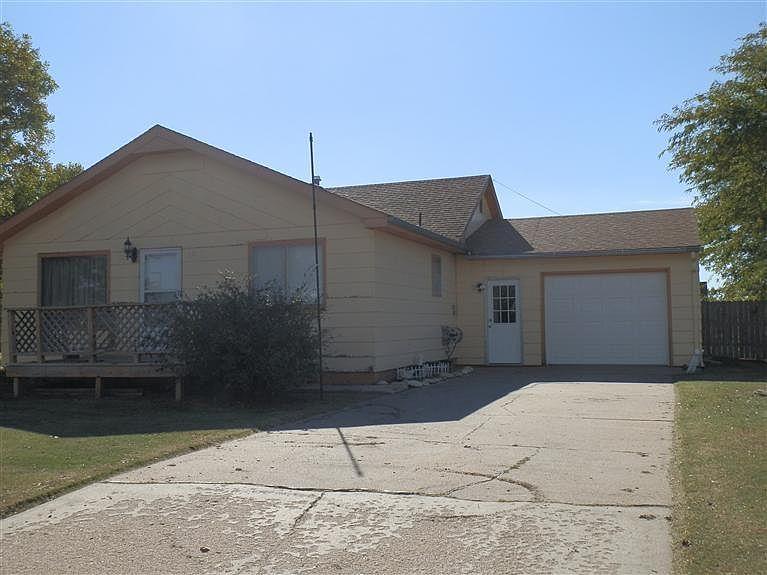 1st image of 138 E Barbara Ave