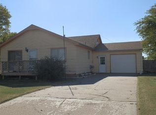 138 E Barbara Ave, Russell, KS 67665