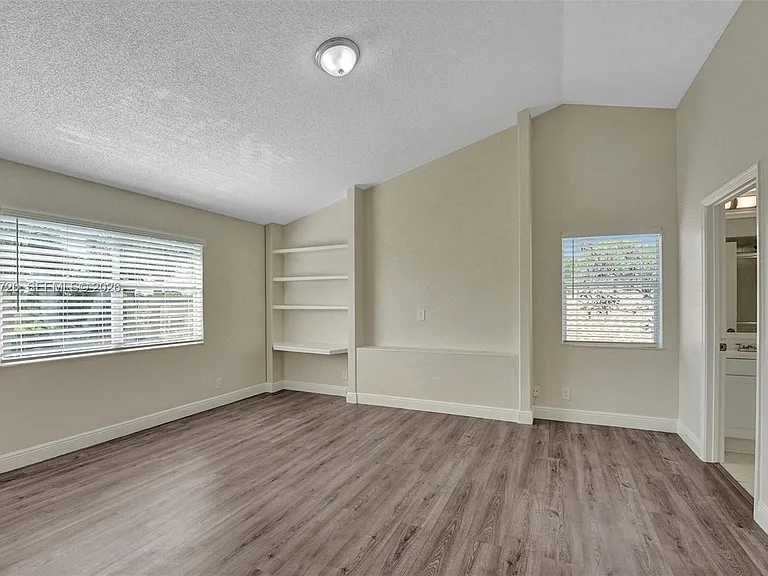 1224 Sussex St — Photo 25