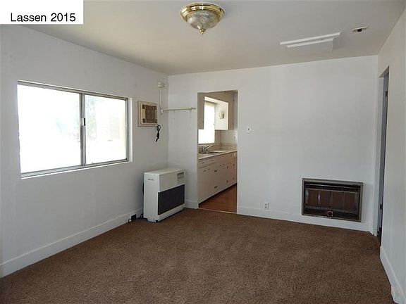 3rd image of 375 Hall St