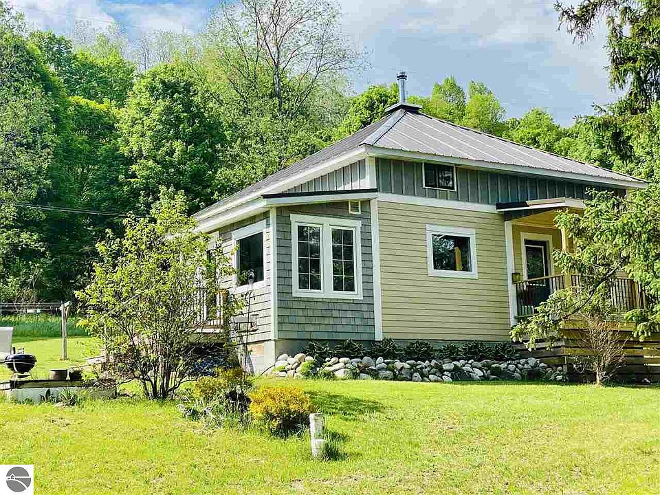 2250 Valley Rd, Honor, MI 49640 Zillow