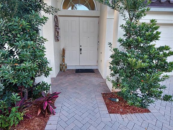 2nd image of 7044 Brunswick Cir