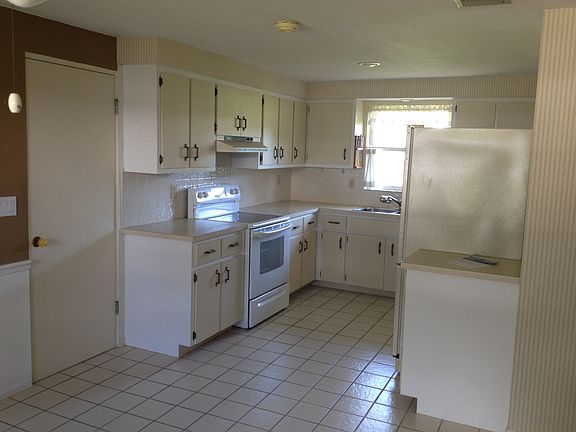 4th image of 45 Oakwood Dr N #45