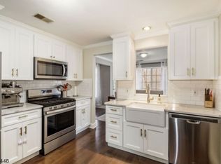 262 Riveredge Dr, Chatham, NJ 07928