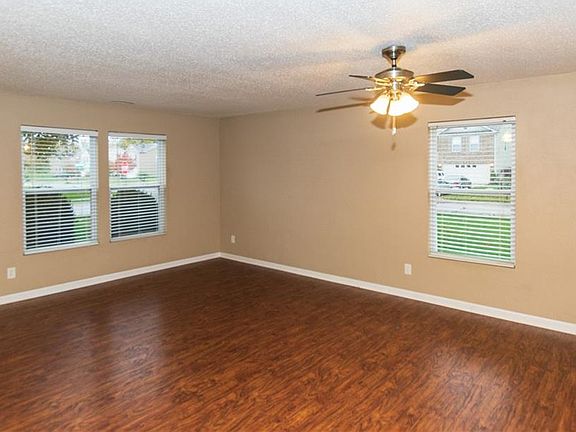5th image of 1064 King Maple Dr