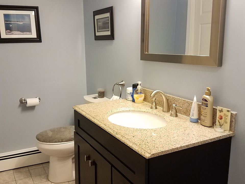 Main Floor Full Bath