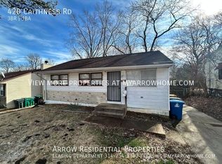 420 Caithness Rd, Saint Louis, MO 63137