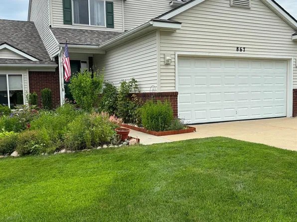 867 Spirea #89, Howell, MI 48843