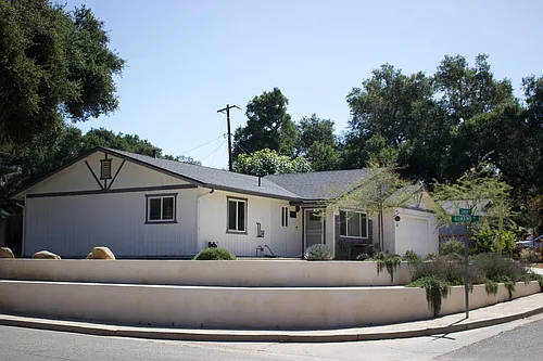 819 Cambon Cir Photo 1