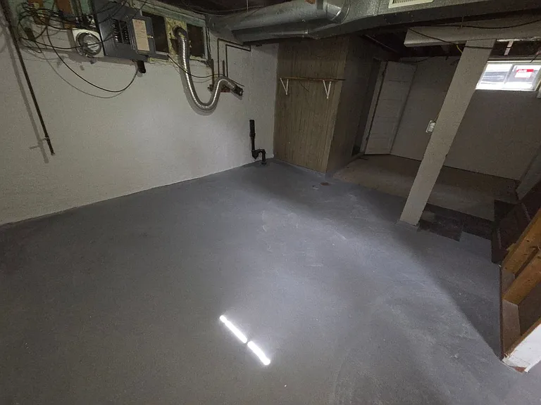 1128 W State St — Photo 22