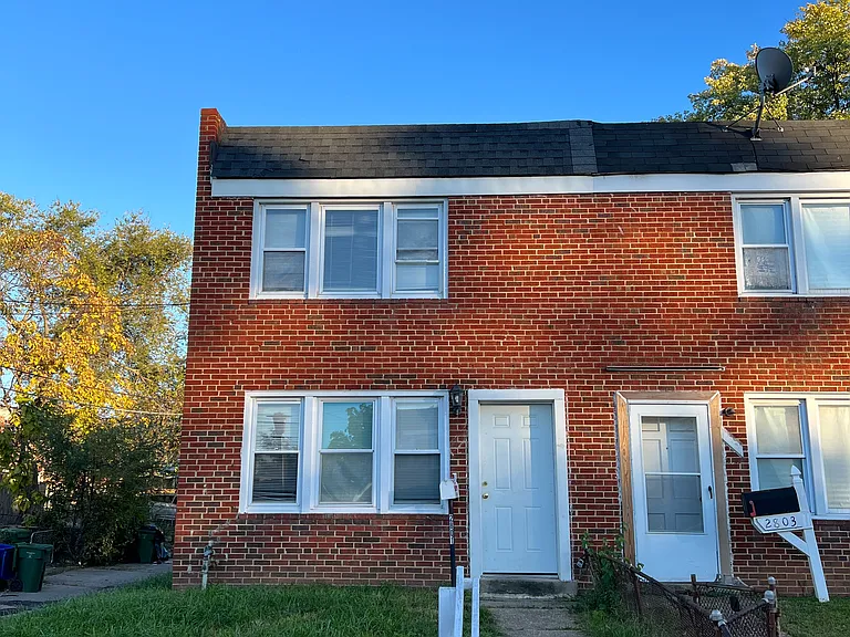 2801 Hinsdale Dr — Photo 1