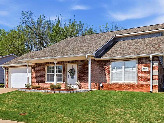 2nd image of 2218 E Post Oak Dr