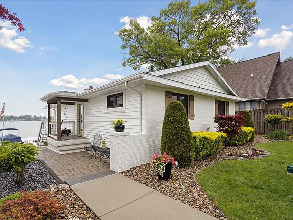 4th image of 26097 Lake Dr