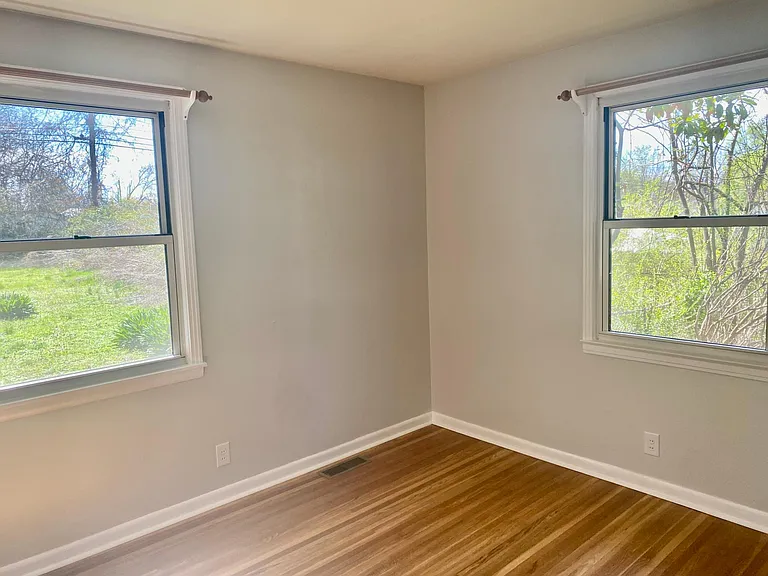 47 Hillsboro Rd — Photo 19