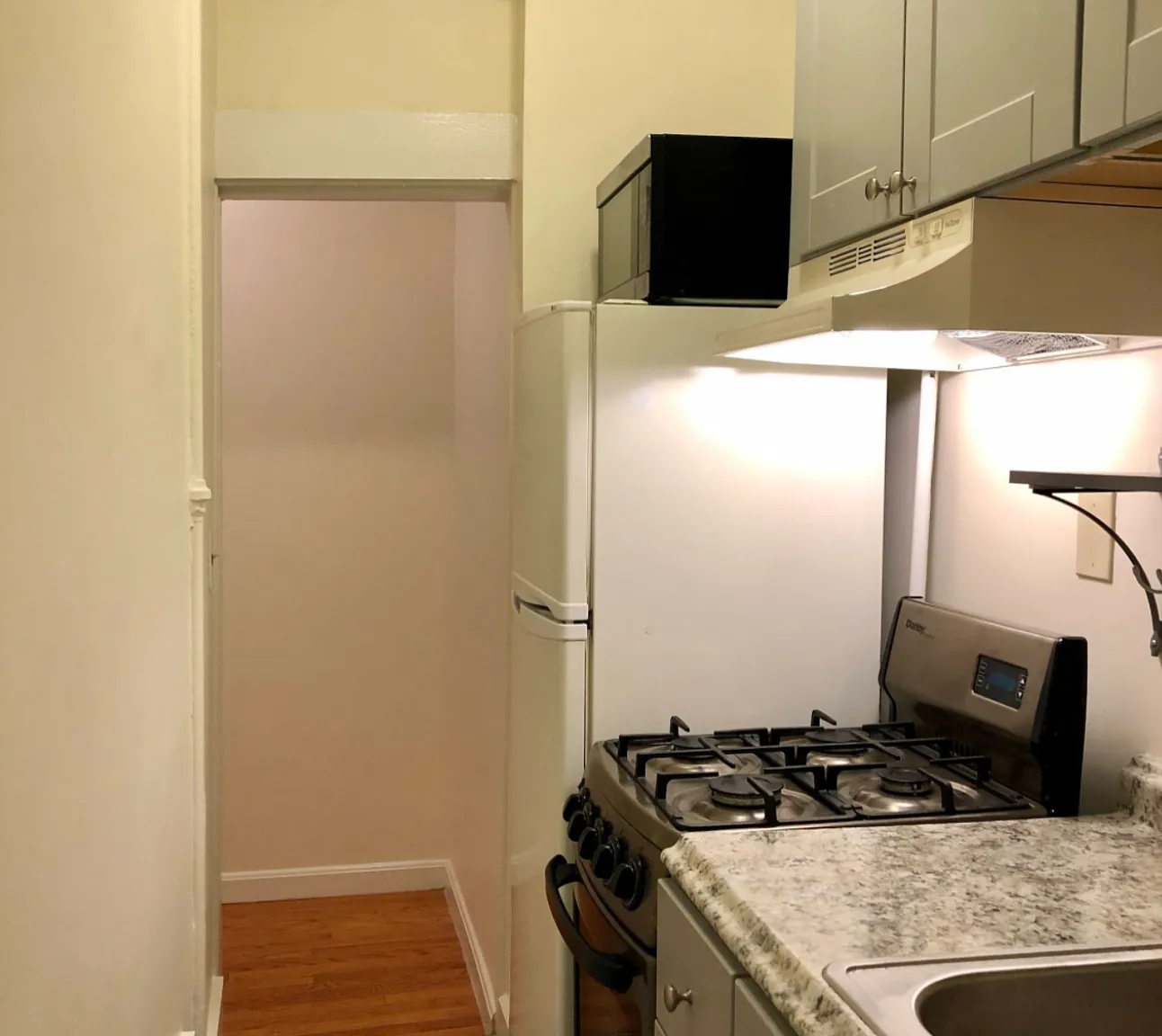 Studio, 366 sqft, $2,200 — Photo 1
