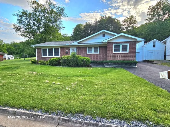 238 Staley St, Marion, VA 24354