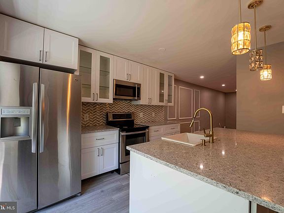 4th image of 18246 Fox Chase Cir