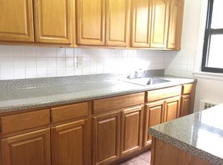 88 Cooper Dr APT 2A, New Rochelle, NY 10801