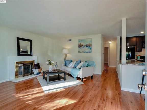 5th image of 253 Mariposa Dr