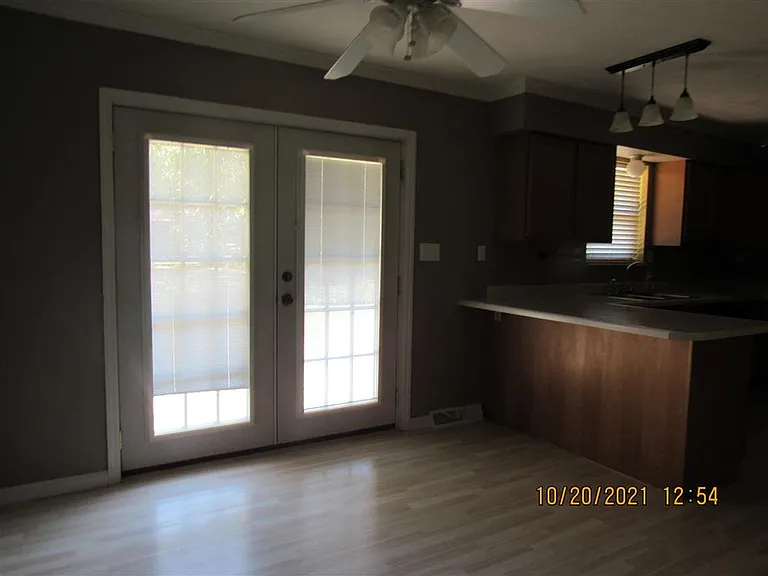 10 Tanbark Dr — Photo 4
