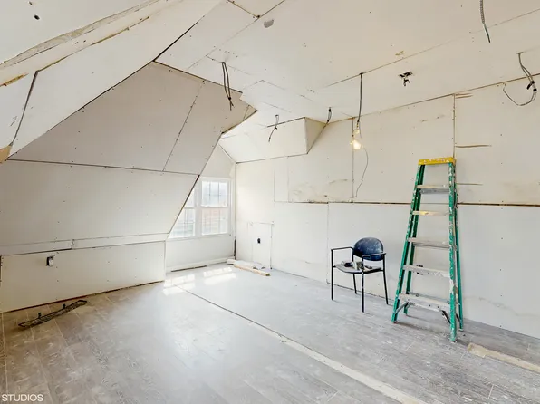 4202 Manhattan Avenue image 19 of 25