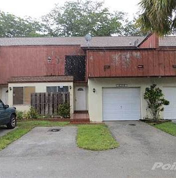 2nd image of 8208 NW 8th Pl #4