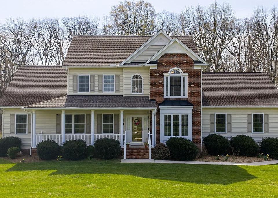 1st image of 240 Poplar Rd